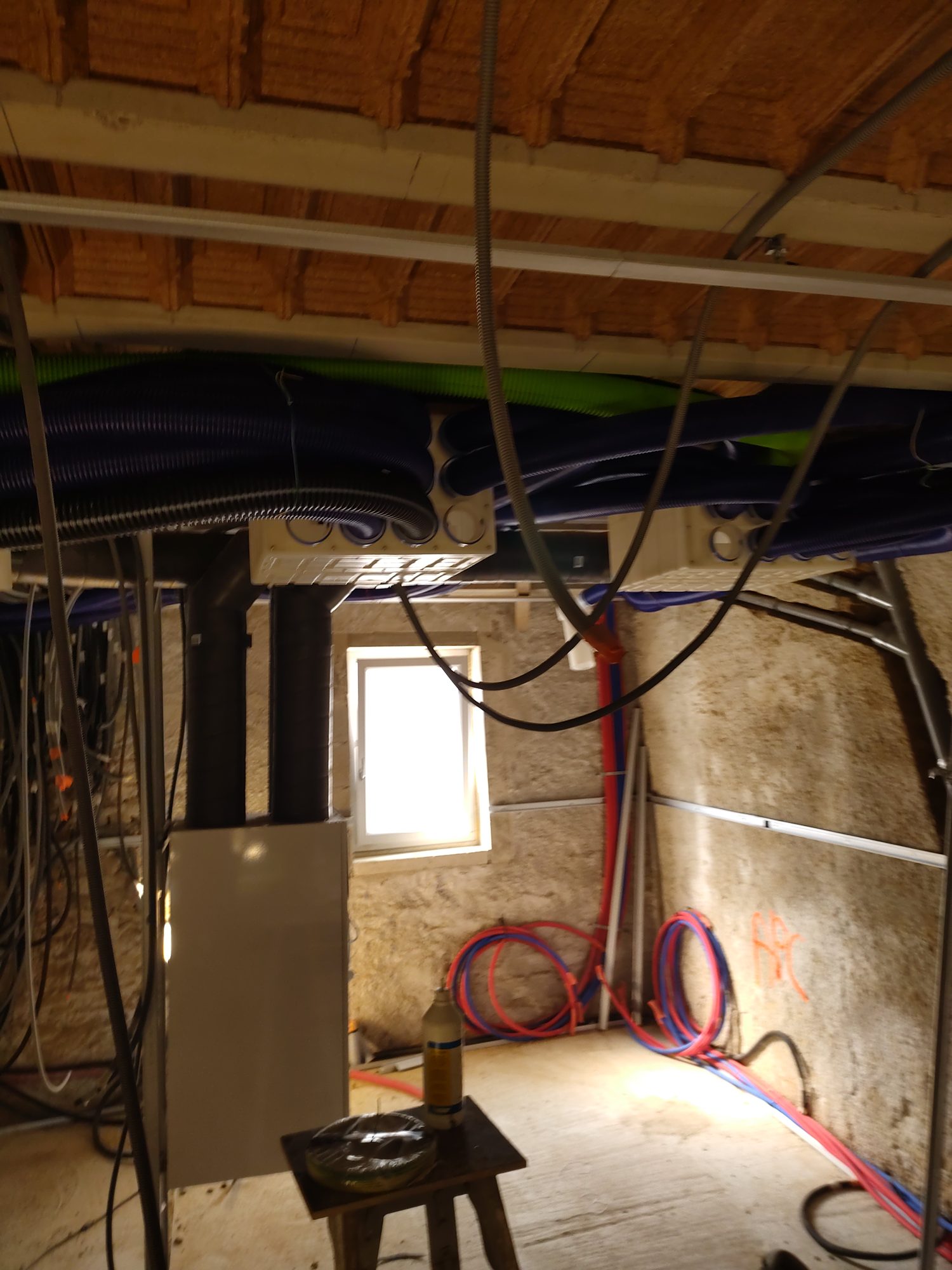 Installation d'une VMC en combles par VAUTRIN Électricité